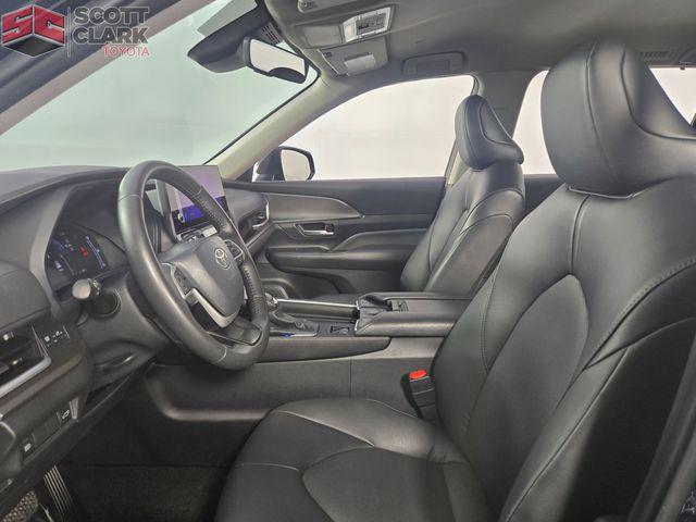 Photo of 2024 Midnight Black Toyota Grand Highlander