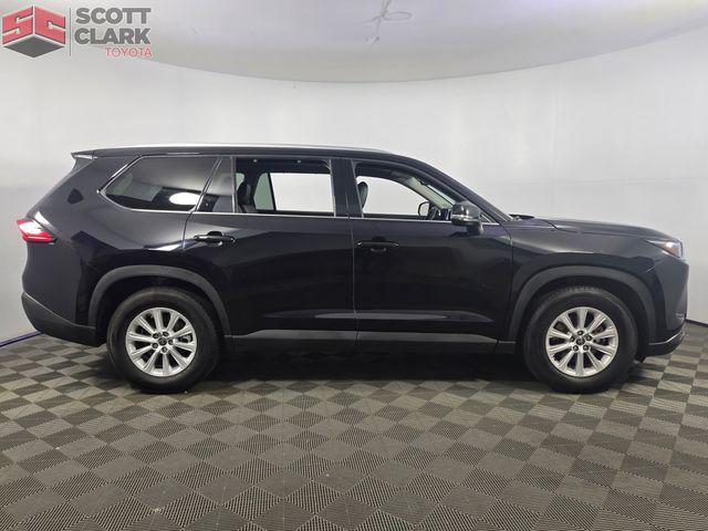 Photo of 2024 Midnight Black Toyota Grand Highlander