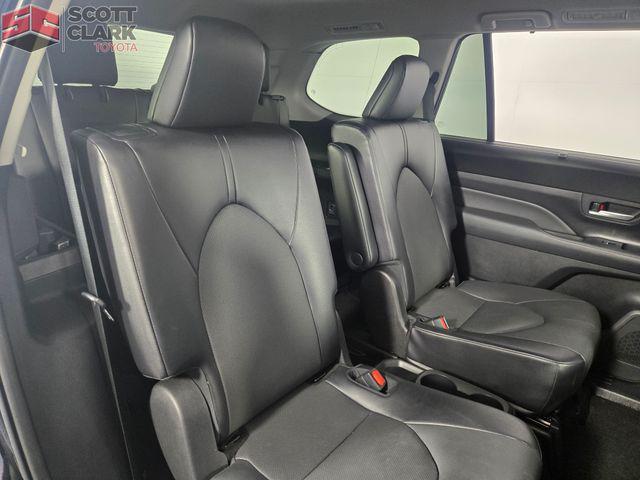 Photo of 2024 Midnight Black Toyota Grand Highlander