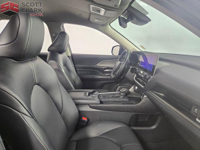 Photo of 2024 Midnight Black Toyota Grand Highlander