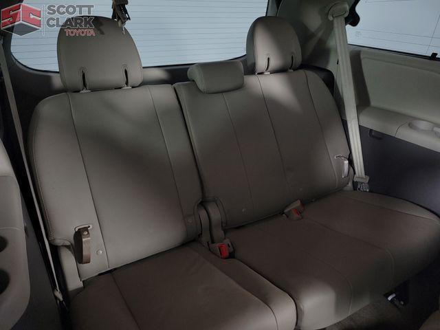 Photo of 2018 Blizzard Pearl Toyota Sienna