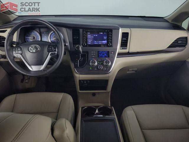 Photo of 2018 Blizzard Pearl Toyota Sienna