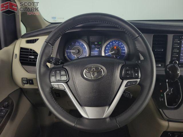 Photo of 2018 Blizzard Pearl Toyota Sienna