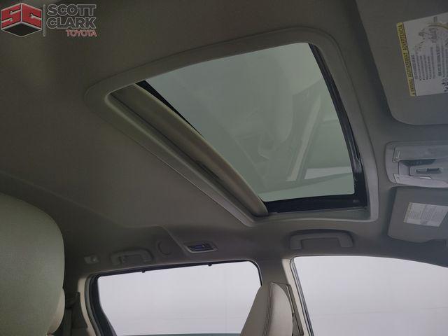 Photo of 2018 Blizzard Pearl Toyota Sienna