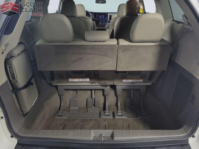 Photo of 2018 Blizzard Pearl Toyota Sienna