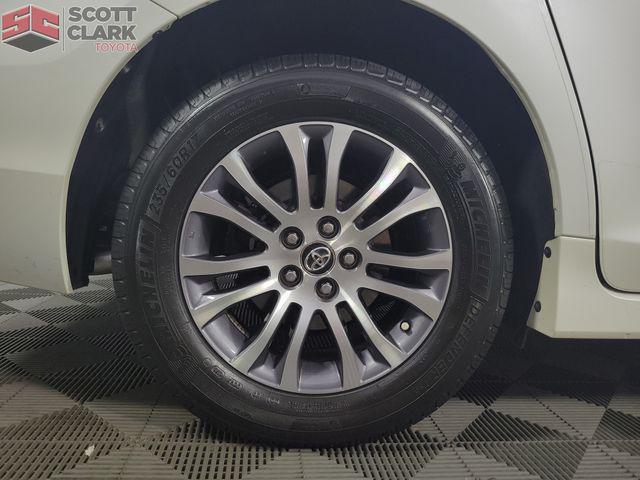 Photo of 2018 Blizzard Pearl Toyota Sienna