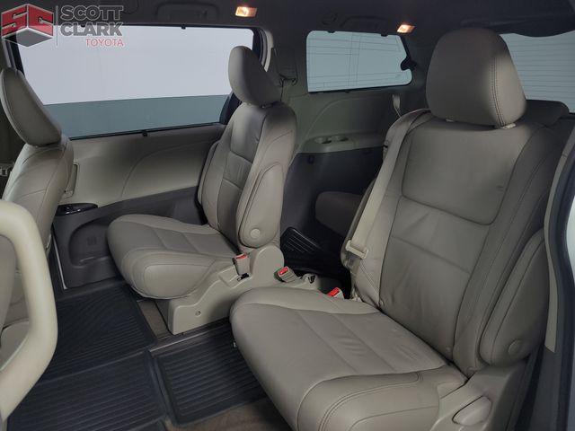 Photo of 2018 Blizzard Pearl Toyota Sienna