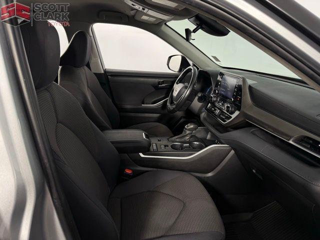 Photo of 2022 Celestial Silver Toyota Highlander Hybrid
