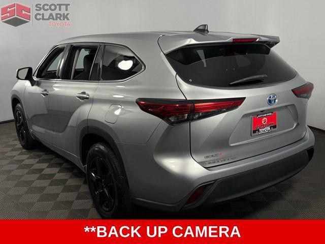 Photo of 2022 Celestial Silver Toyota Highlander Hybrid
