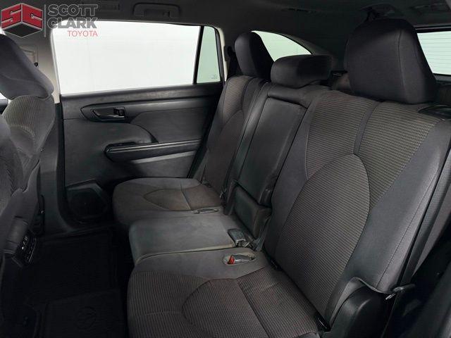 Photo of 2022 Celestial Silver Toyota Highlander Hybrid