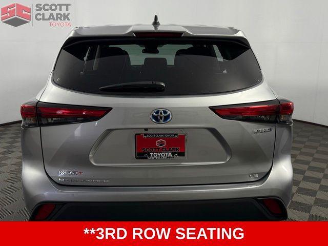 Photo of 2022 Celestial Silver Toyota Highlander Hybrid