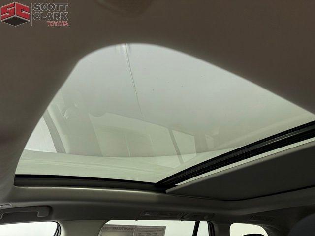 Photo of 2024 Midnight Black Metallic Toyota Grand Highlander