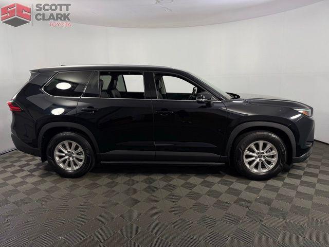 Photo of 2024 Midnight Black Metallic Toyota Grand Highlander