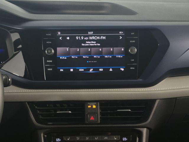 Photo of 2024 Platinum Gray Metallic Volkswagen Taos