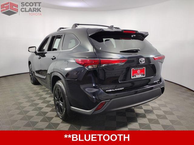 Photo of 2023 Midnight Black Metallic Toyota Highlander