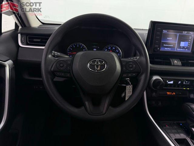 Photo of 2019 Super White Toyota RAV4