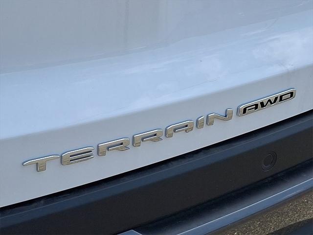 Photo of 2026 Summit White GMC Terrain