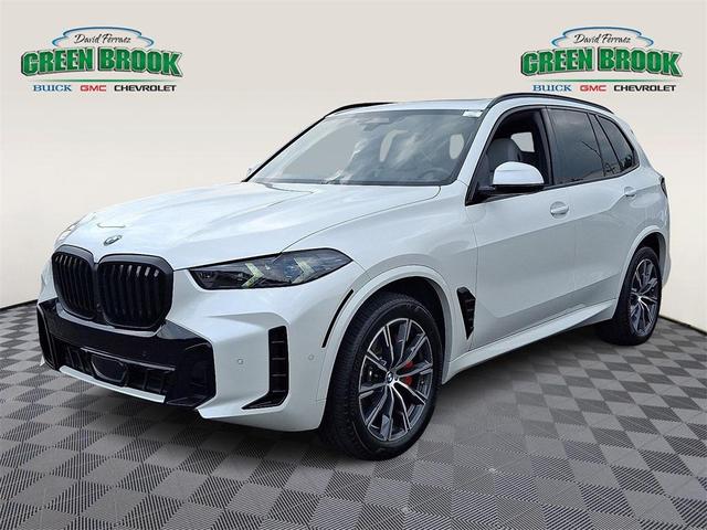 Photo of 2024 Mineral White Metallic BMW X5