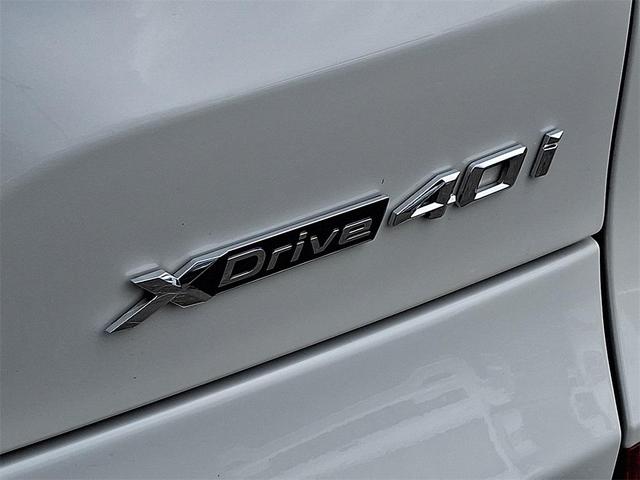 Photo of 2024 Mineral White Metallic BMW X5