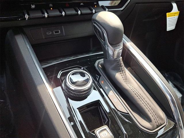 Photo of 2025 Summit White GMC Canyon
