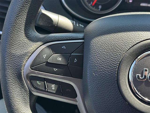 Photo of 2019 Diamond Black Crystal Pearlcoat Jeep Cherokee