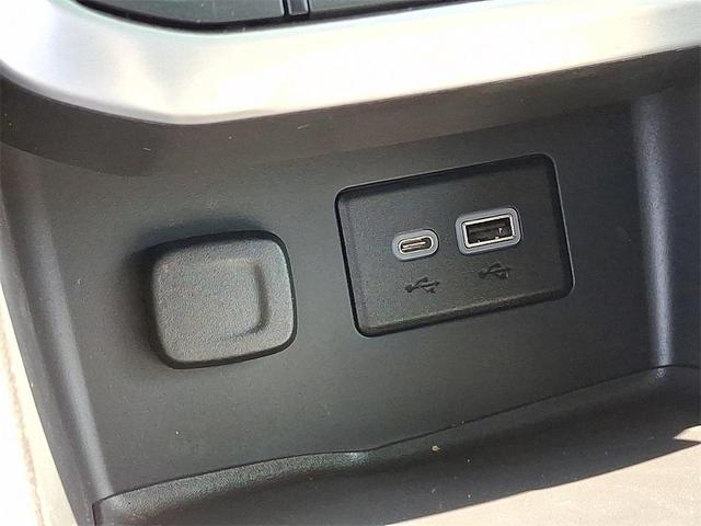 Photo of 2022 Summit White GMC Acadia