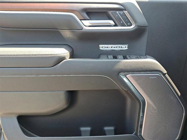 Photo of 2025 Onyx Black GMC Sierra 1500