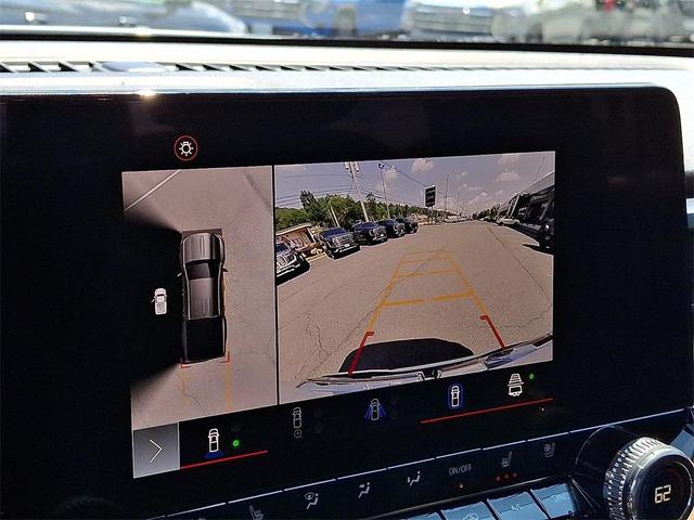 Photo of 2024 Summit White GMC Canyon