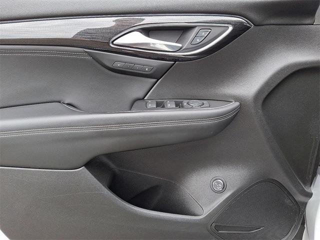 Photo of 2023 Summit White Buick Envision
