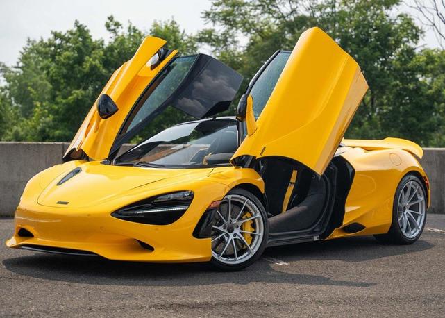 Photo of 2025 Volcano Yellow McLaren 750S