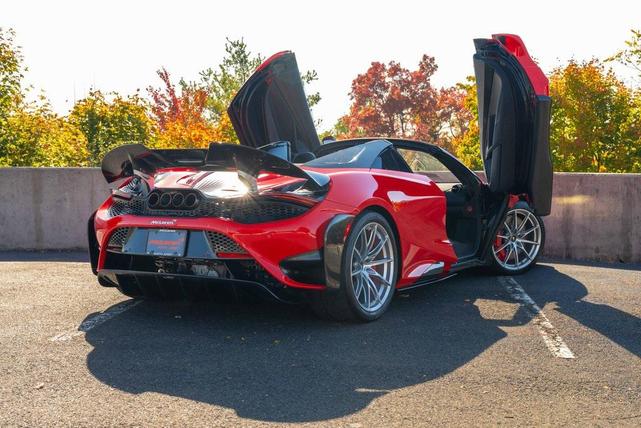 Photo of 2022 Rosso Scuderia McLaren 765LT