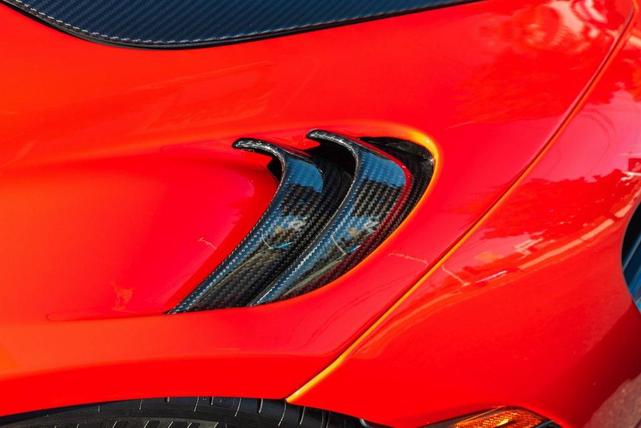 Photo of 2022 Rosso Scuderia McLaren 765LT