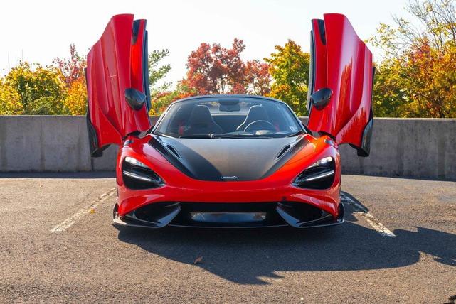 Photo of 2022 Rosso Scuderia McLaren 765LT