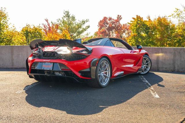 Photo of 2022 Rosso Scuderia McLaren 765LT