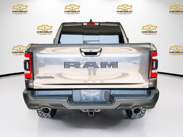 Photo of 2019 Granite Crystal Metallic Clearcoat RAM 1500