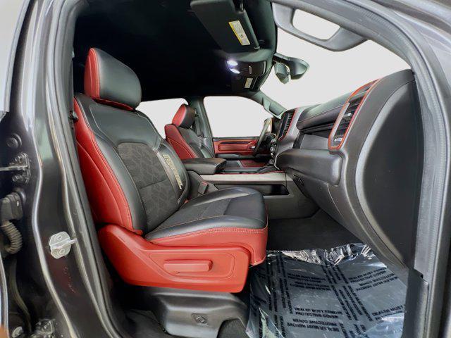 Photo of 2019 Granite Crystal Metallic Clearcoat RAM 1500