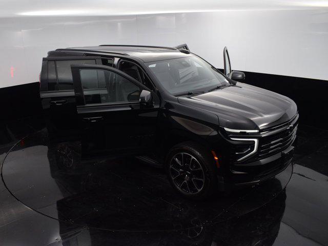 Photo of 2025 Black Chevrolet Suburban
