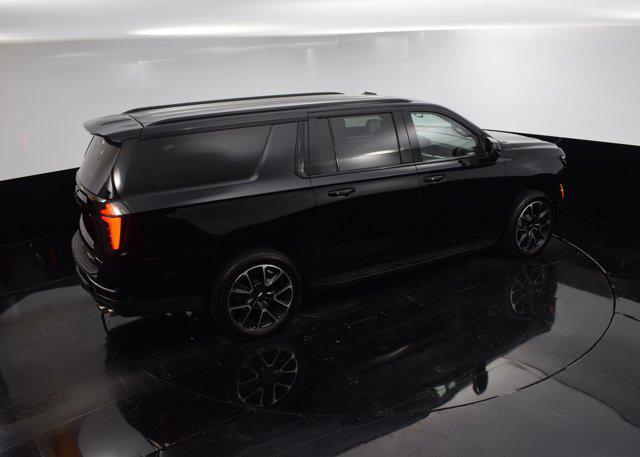 Photo of 2025 Black Chevrolet Suburban