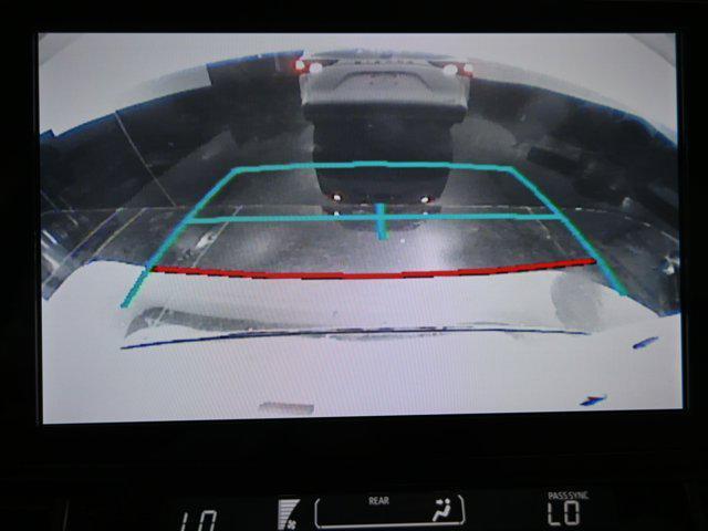 Photo of 2023 Ice Cap Toyota Sienna