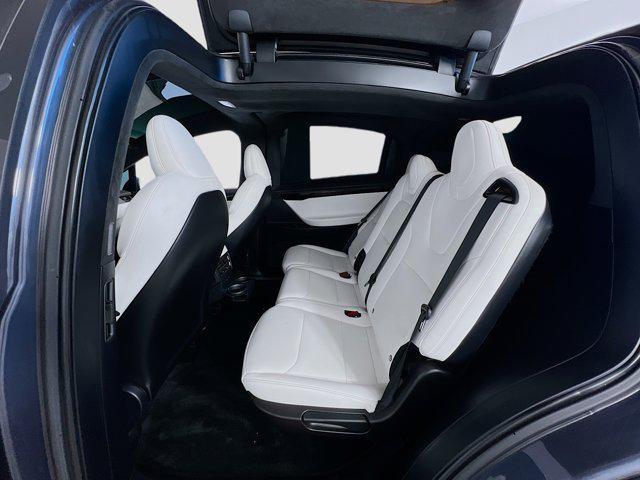 Photo of 2020 Gray Tesla Model X