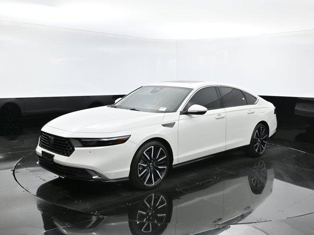 Photo of 2023 Platinum White Pearl Honda Accord Hybrid