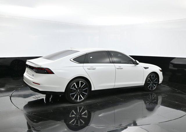 Photo of 2023 Platinum White Pearl Honda Accord Hybrid