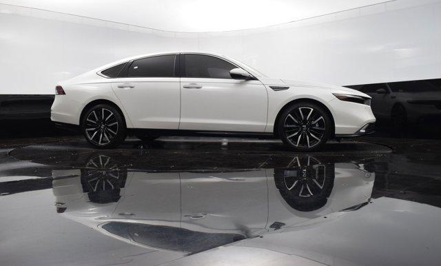 Photo of 2023 Platinum White Pearl Honda Accord Hybrid