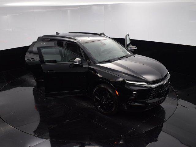 Photo of 2025 Black Chevrolet Blazer