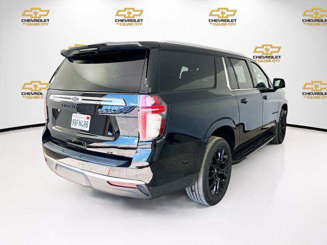 Photo of 2022 Black Chevrolet Suburban