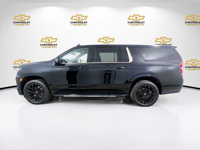 Photo of 2022 Black Chevrolet Suburban