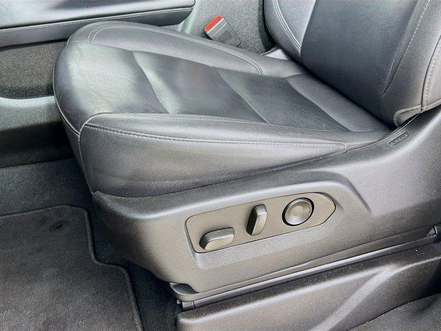 Photo of 2022 Black Chevrolet Suburban