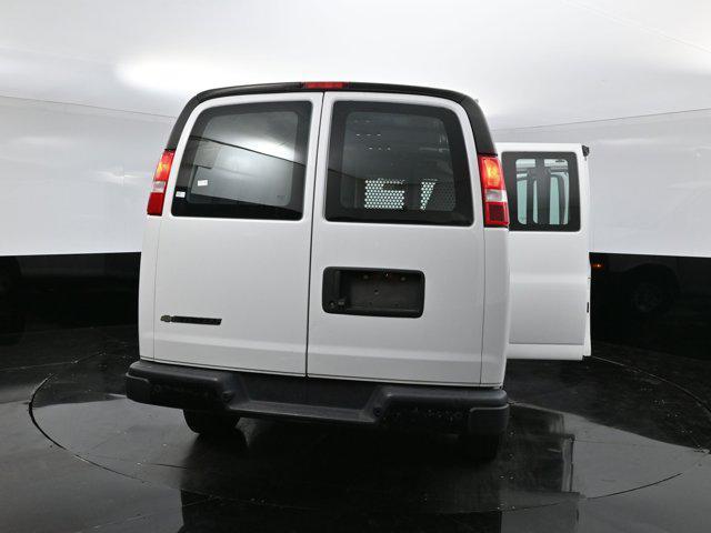 Photo of 2022 Summit White Chevrolet Express 2500