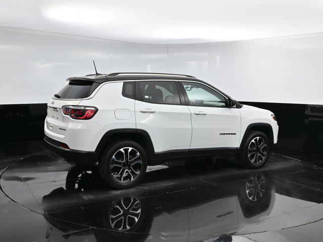 Photo of 2022 Bright White Clearcoat Jeep Compass