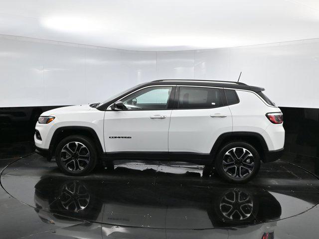 Photo of 2022 Bright White Clearcoat Jeep Compass